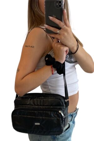 Cartera puffer con bolsillo exterior