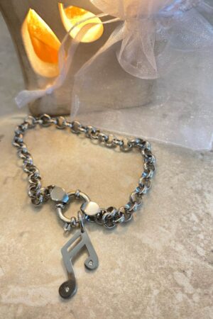 Pulsera con dije musical